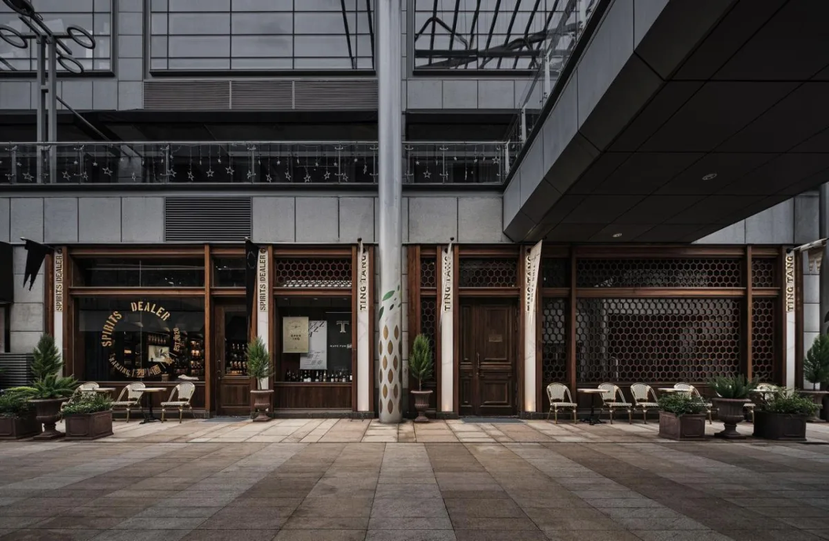 BIM建筑|酒吧：古典峰端的欢乐时光 / TRIOSTUDIO三厘社