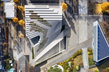 BIM建筑|隈研吾设计木制“看台”下的学生中心-BIM建筑网