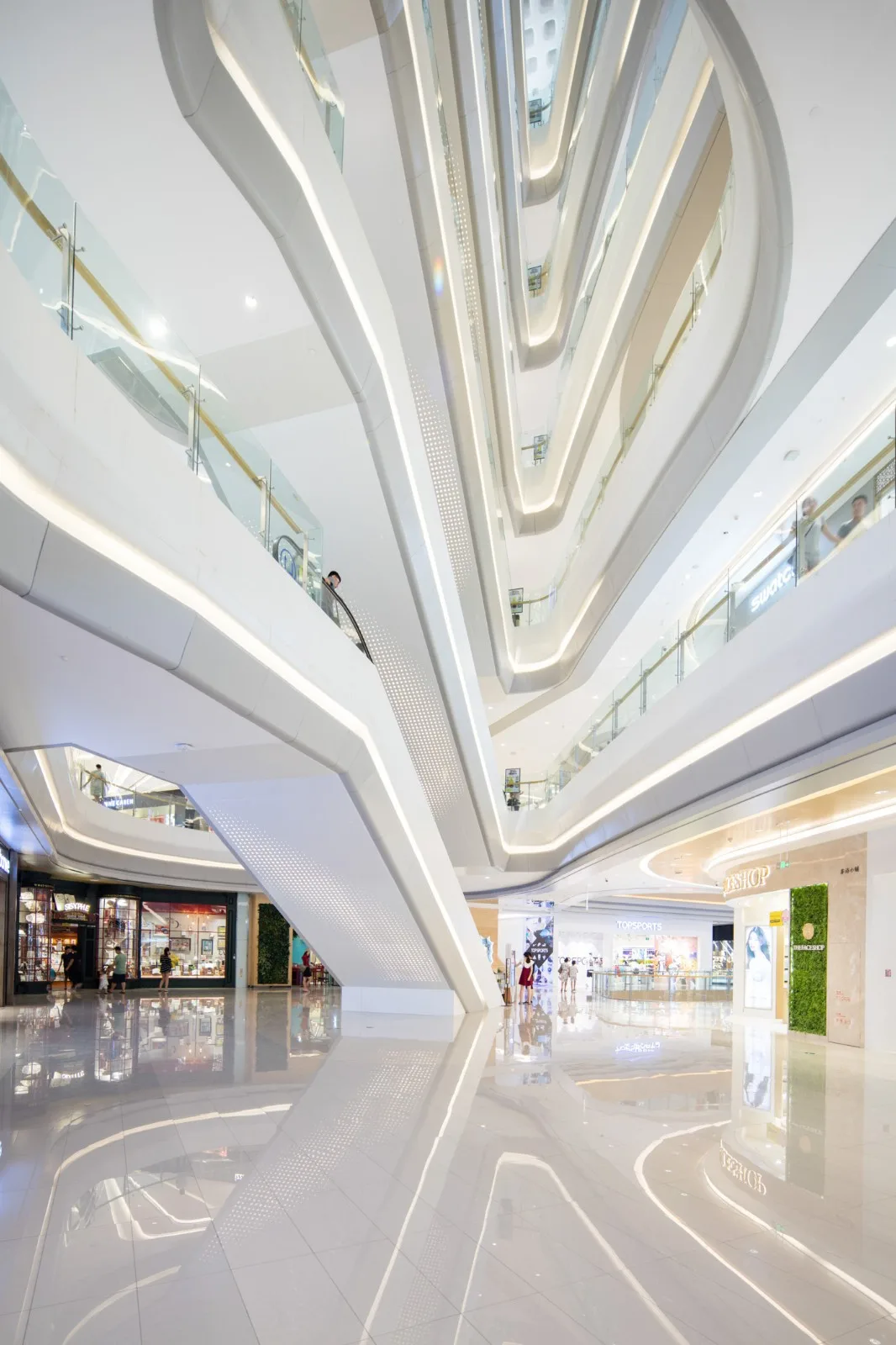 BIM建筑|凯德MALL·新都心 / Laguarda.Low Architects