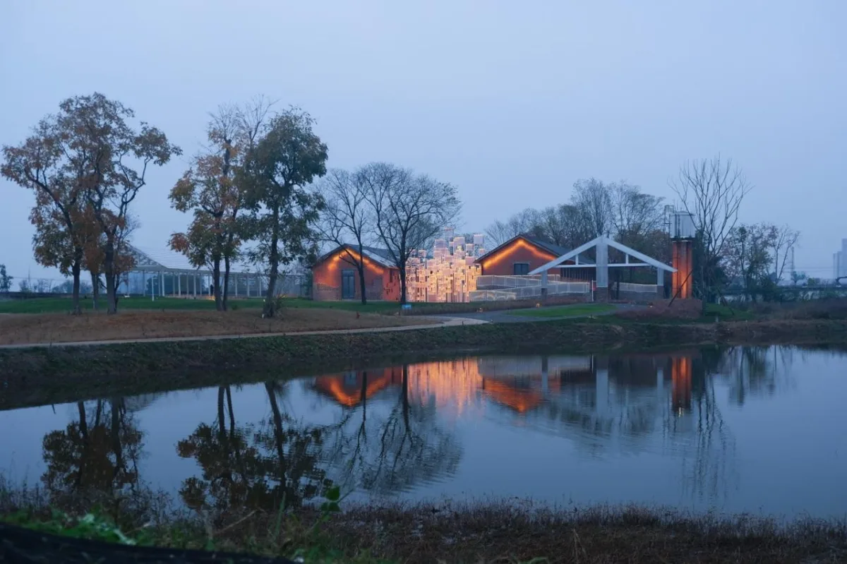 BIM建筑|青龙湖·漂浮种子：自我更新 / 小隐建筑事务所