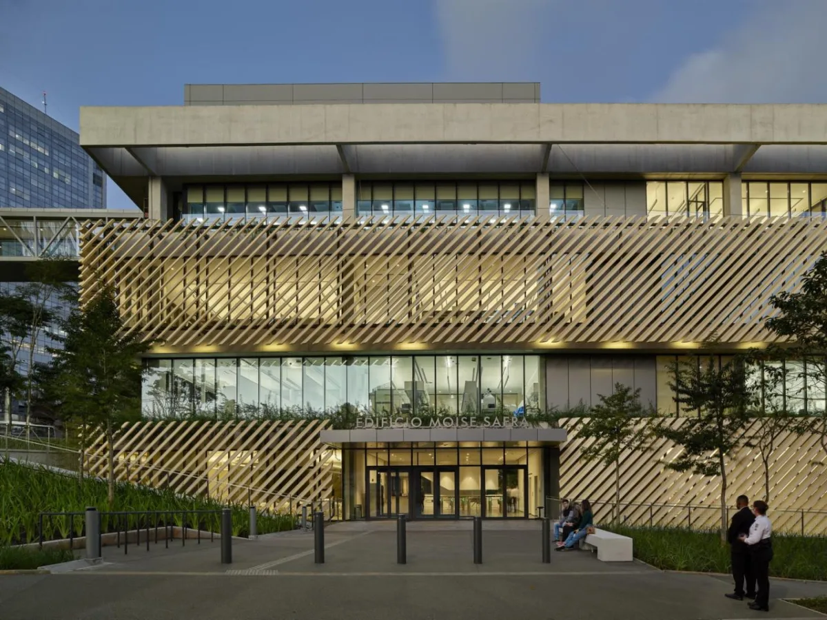 BIM建筑|阿尔伯特·爱因斯坦医学教育研究中心 / 萨夫迪建筑事务所
