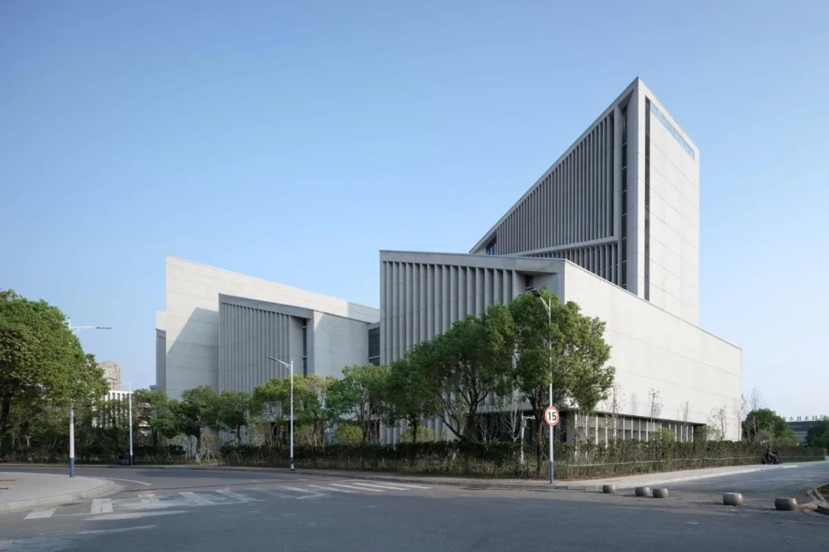 BIM建筑|江西建设职业技术学院图文信息综合楼 / 华南理工大学建筑设计研究院有限公司 陶郅工作室