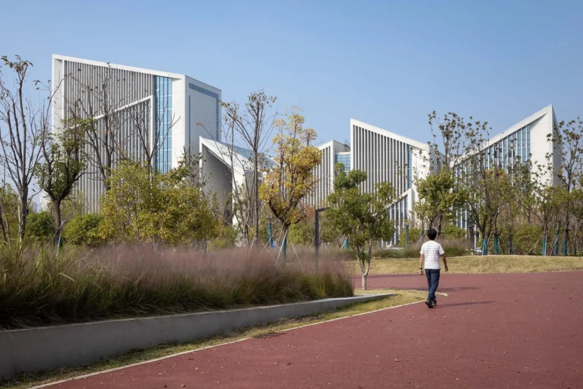 BIM建筑|江西建设职业技术学院图文信息综合楼 / 华南理工大学建筑设计研究院有限公司 陶郅工作室