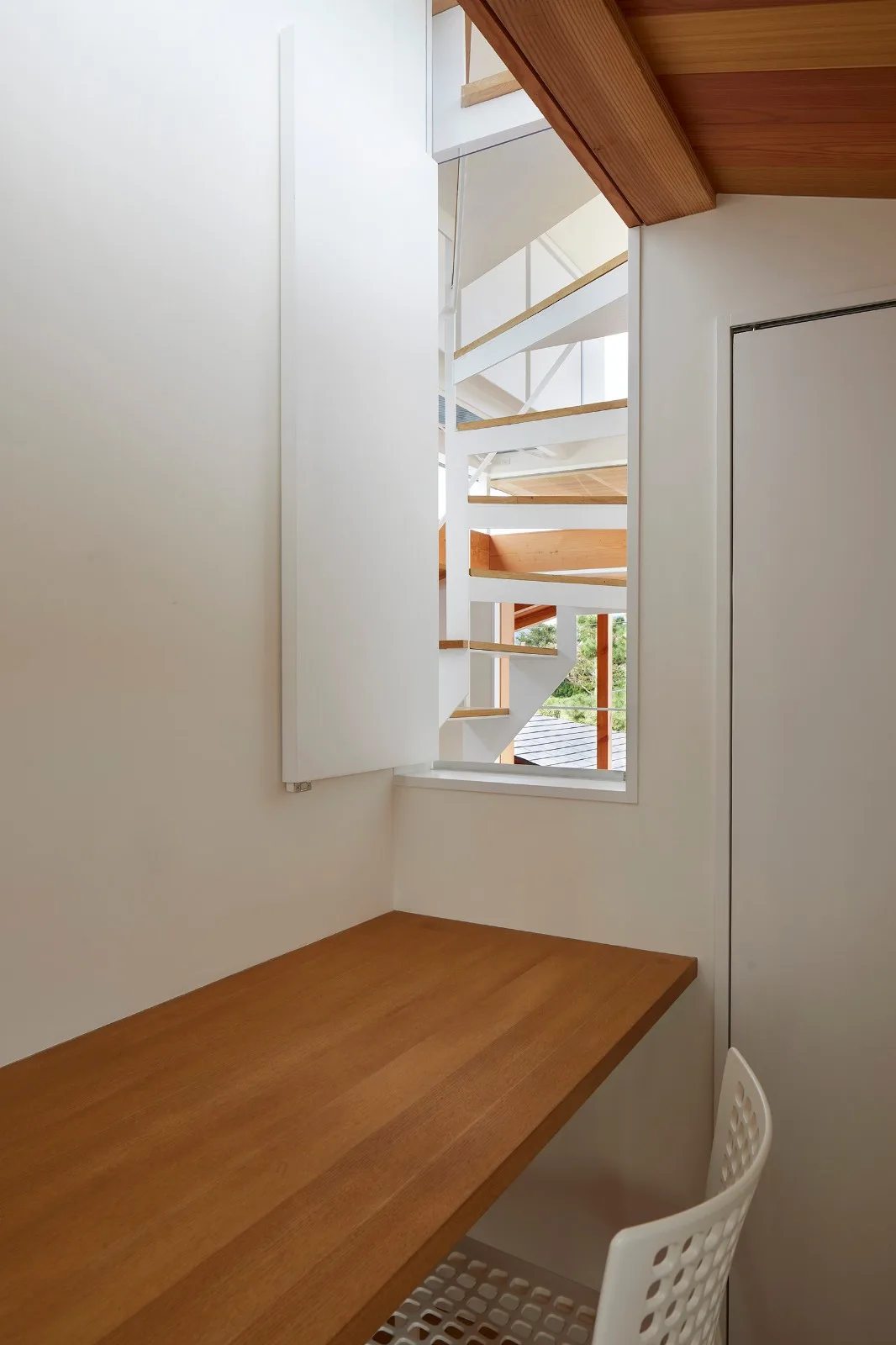 BIM建筑|屋顶相叠的下鸭之家 / 畑友洋建筑设计事务所