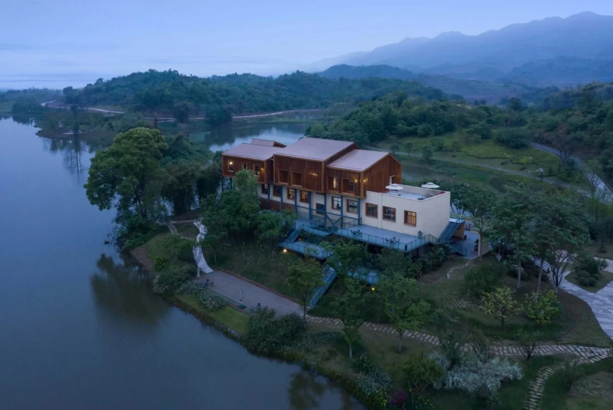 BIM建筑|明月湖沙金小学改造 / 重庆悦集建筑设计事务所