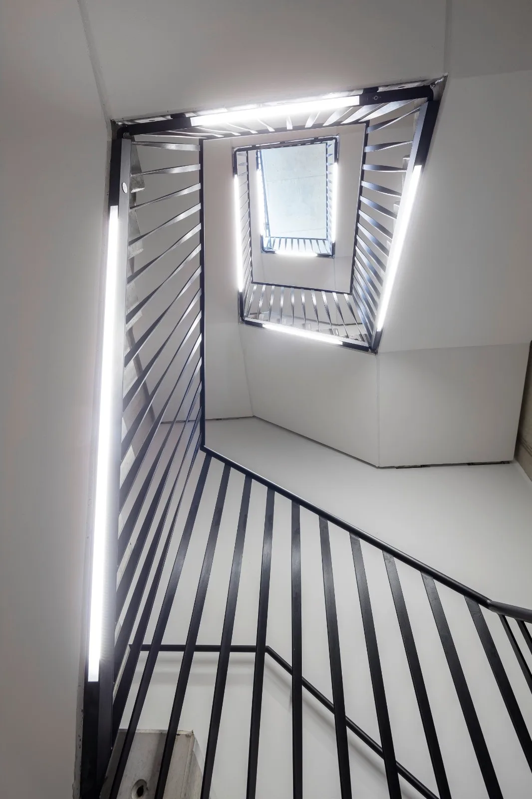 BIM建筑|墨卡托一号办公大楼 / Hadi Teherani Architects