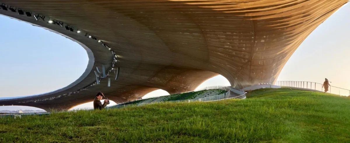 BIM建筑|全球最大覆土建筑群设计：“消失的体育场”/ MAD马岩松
