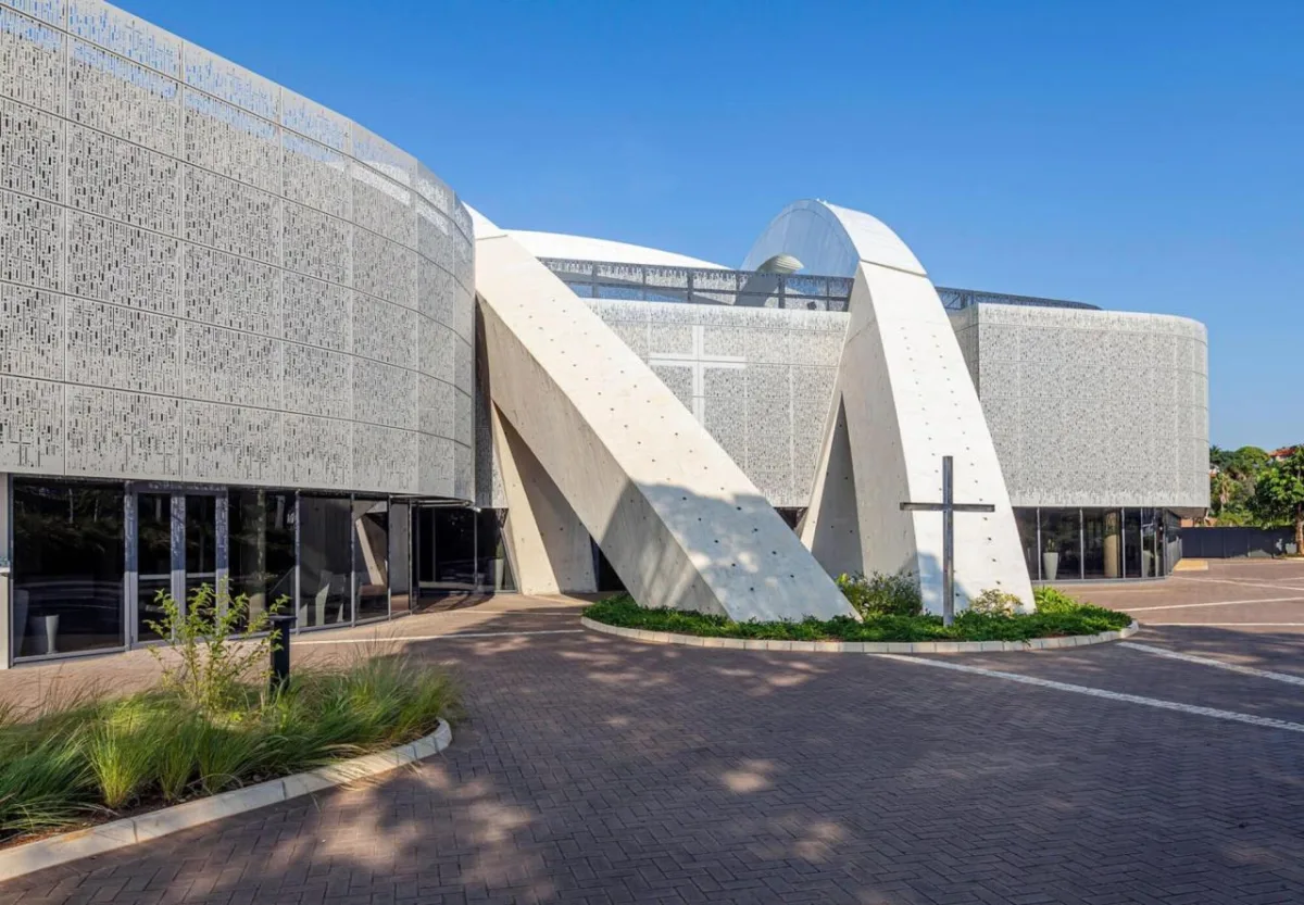 BIM建筑|南非德班基督教中心 / Elphick Proome Architects