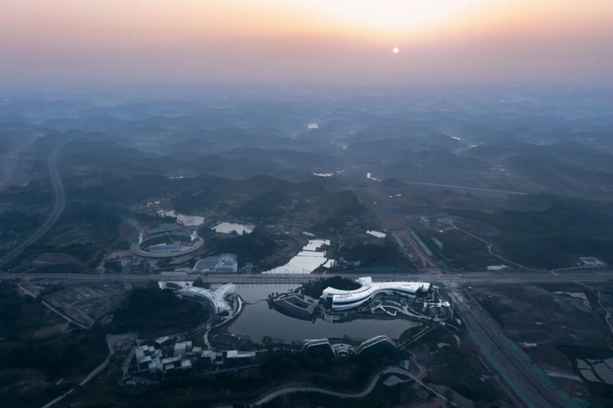 BIM建筑|建筑融于自然：眉山东部新城三中心一基地 / 大陆建筑设计