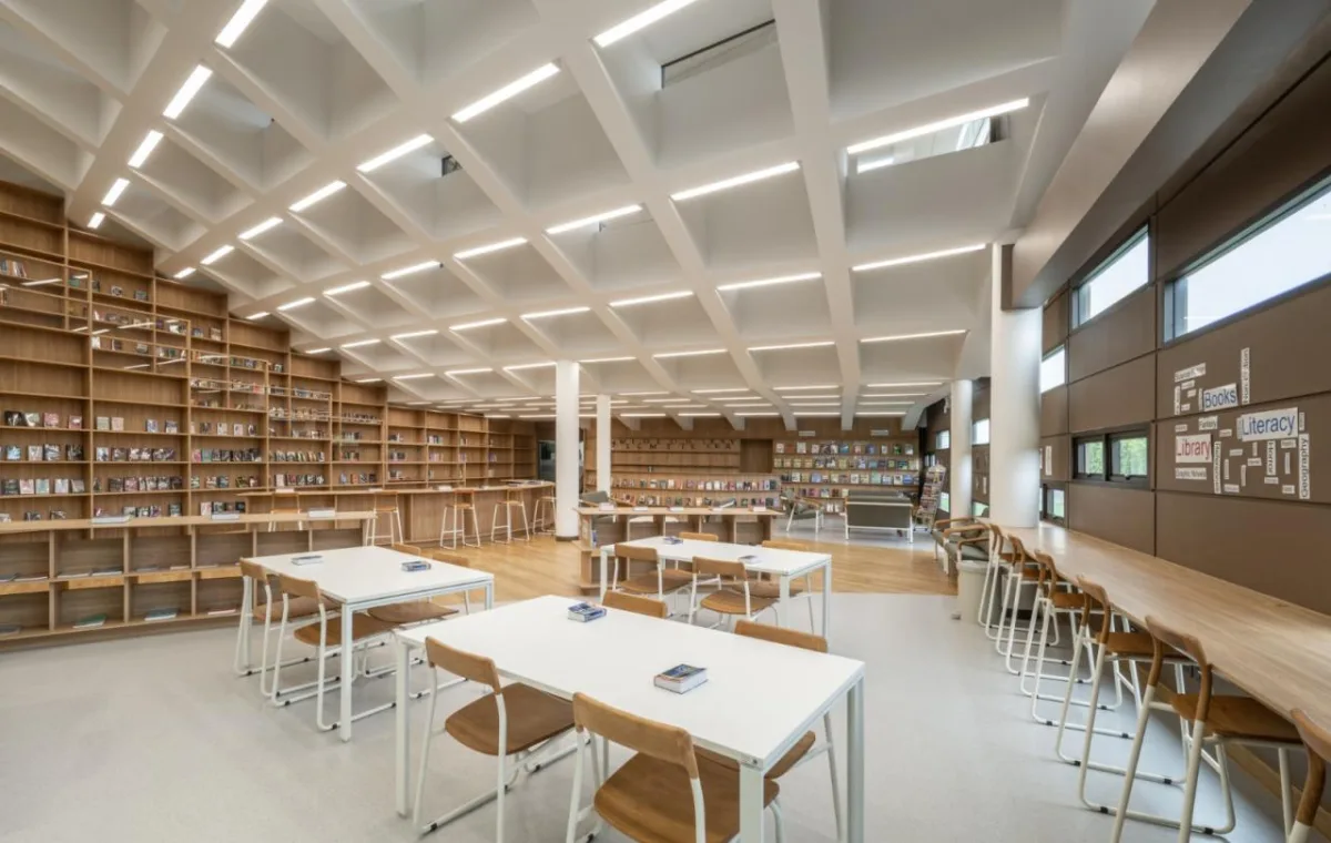 BIM建筑|扇形展开，泰国吞武里校园 SISB / Plan Architect