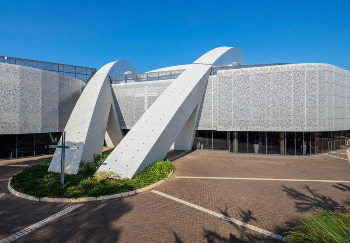 BIM建筑|南非德班基督教中心 / Elphick Proome Architects