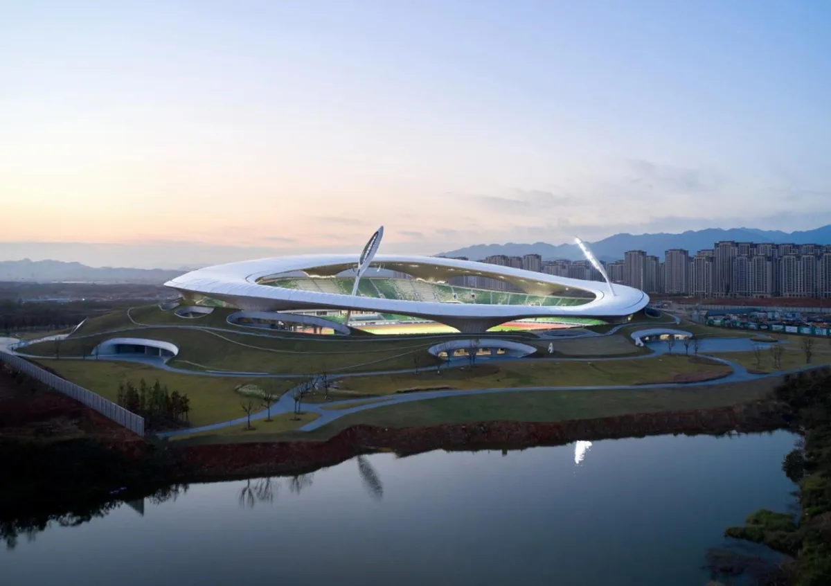 BIM建筑|全球最大覆土建筑群设计：“消失的体育场”/ MAD马岩松