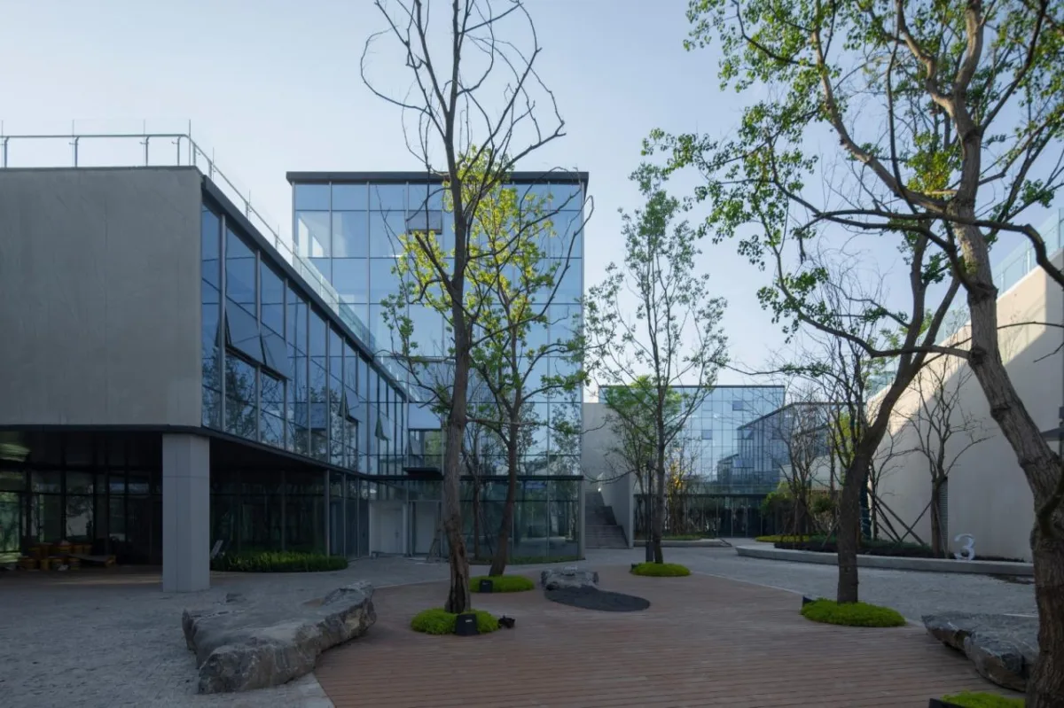 BIM建筑|建筑融于自然：眉山东部新城三中心一基地 / 大陆建筑设计