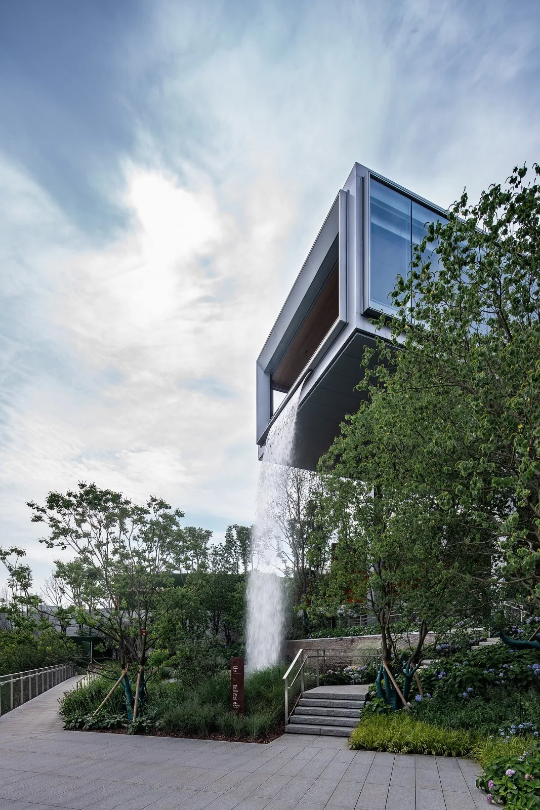 BIM建筑|金地·湖山樾社区中心 / PTA上海柏涛