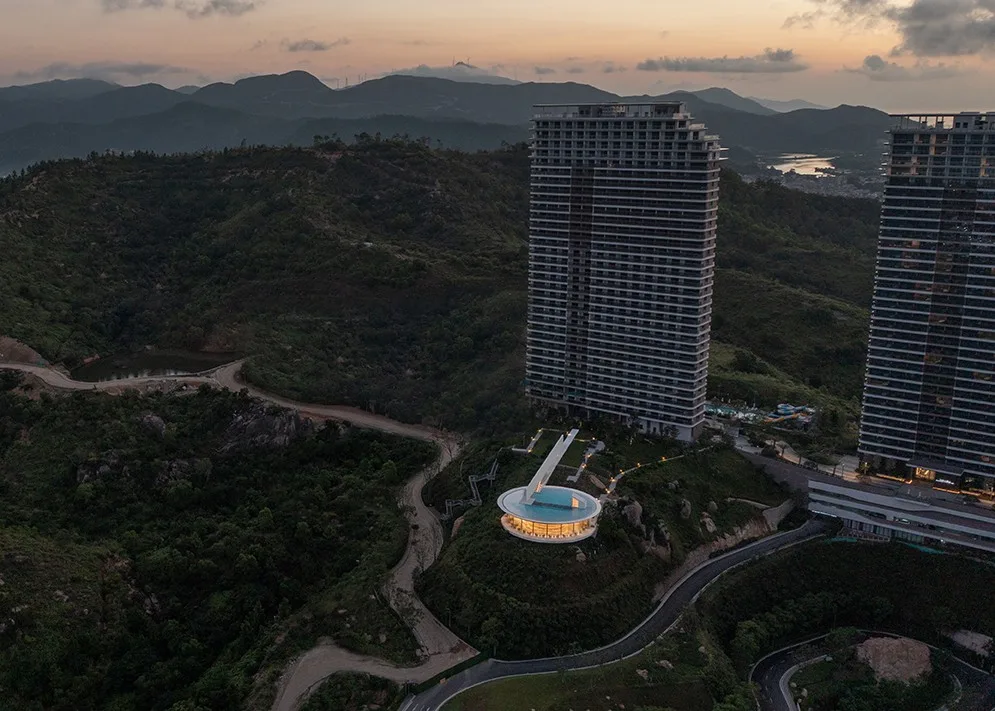 BIM建筑|悬崖上的海边书屋：惠州双月湾一滴水图书馆 / 三文建筑