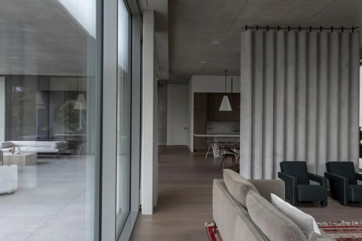 BIM建筑|现代主义混凝土住宅，考纳斯之家 / Architectural Bureau G.Natkevicius & Partners