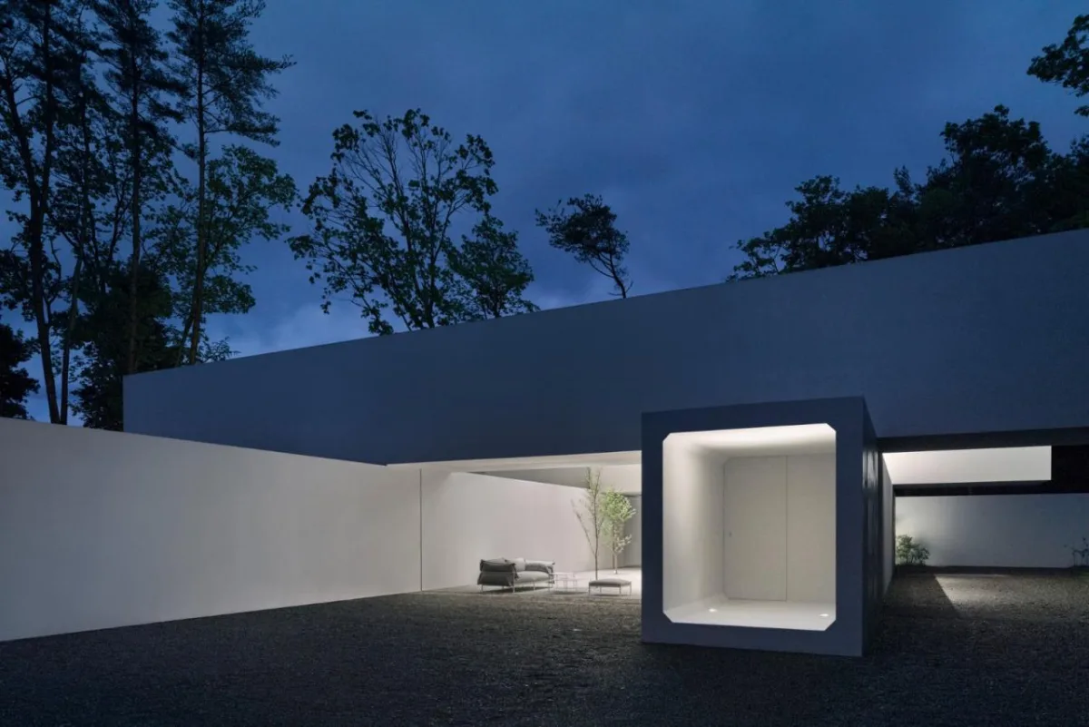 BIM建筑|日本长野极简酒店 Culvert，预制混凝土隧道 / nendo