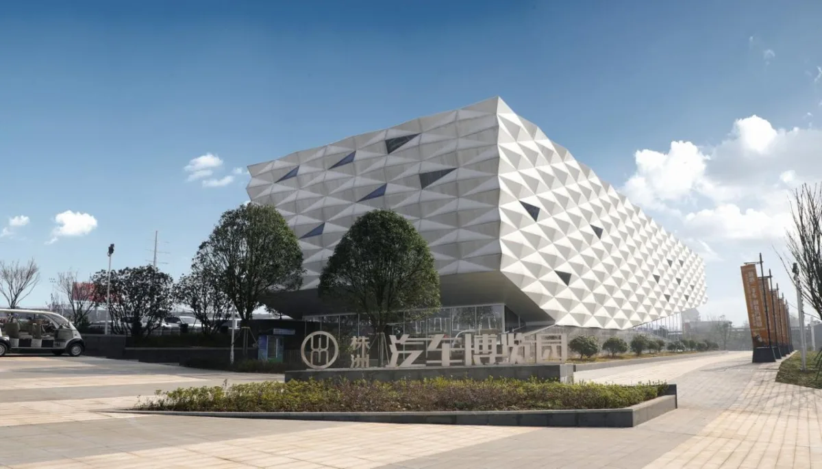 BIM建筑|漂浮的盒子：株洲汽博园营销中心 / 罗劲工作室