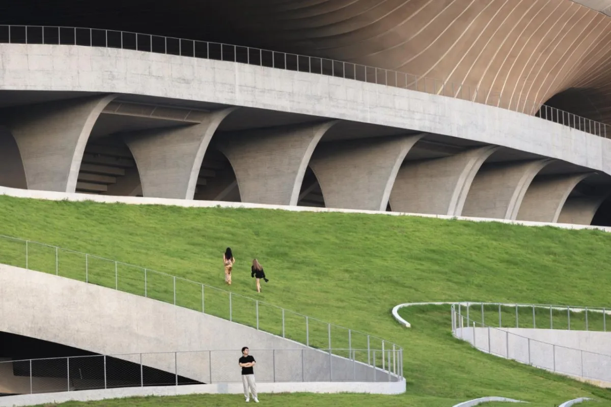 BIM建筑|全球最大覆土建筑群设计：“消失的体育场”/ MAD马岩松