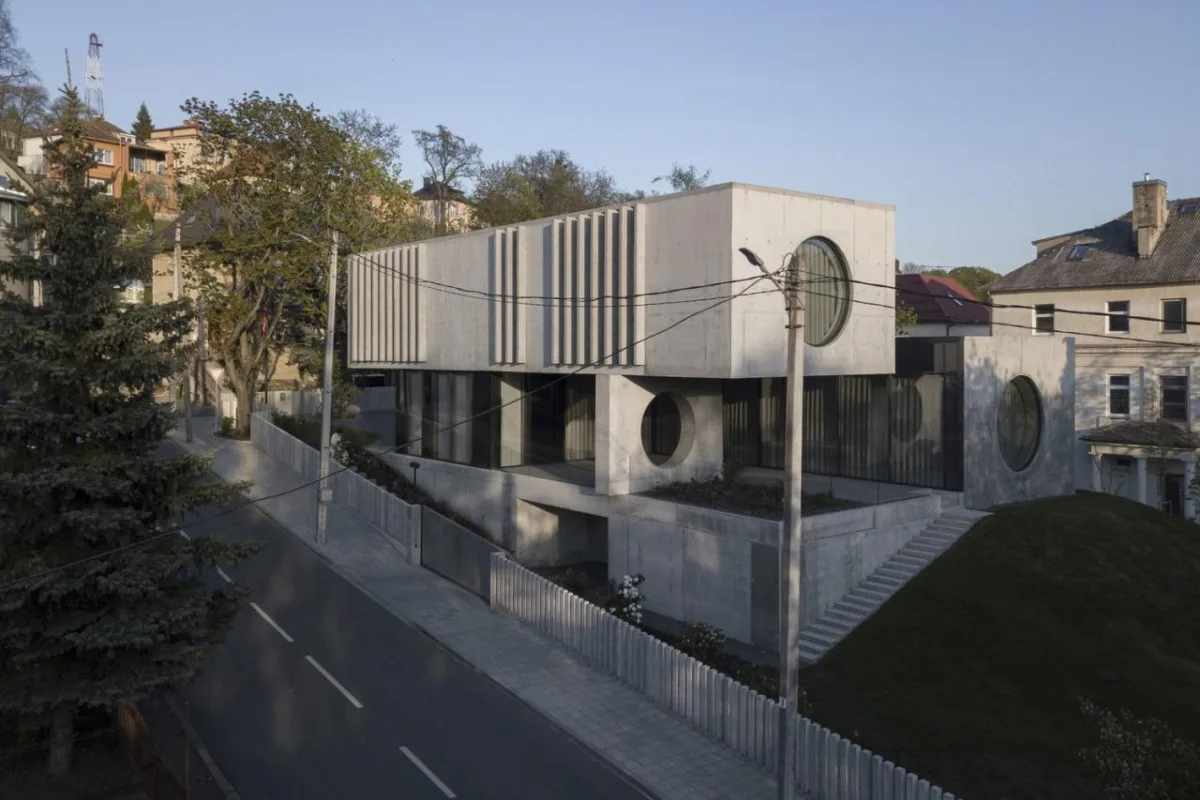 BIM建筑|现代主义混凝土住宅，考纳斯之家 / Architectural Bureau G.Natkevicius & Partners