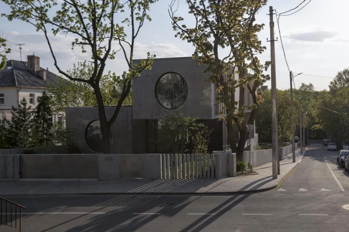 BIM建筑|现代主义混凝土住宅，考纳斯之家 / Architectural Bureau G.Natkevicius & Partners