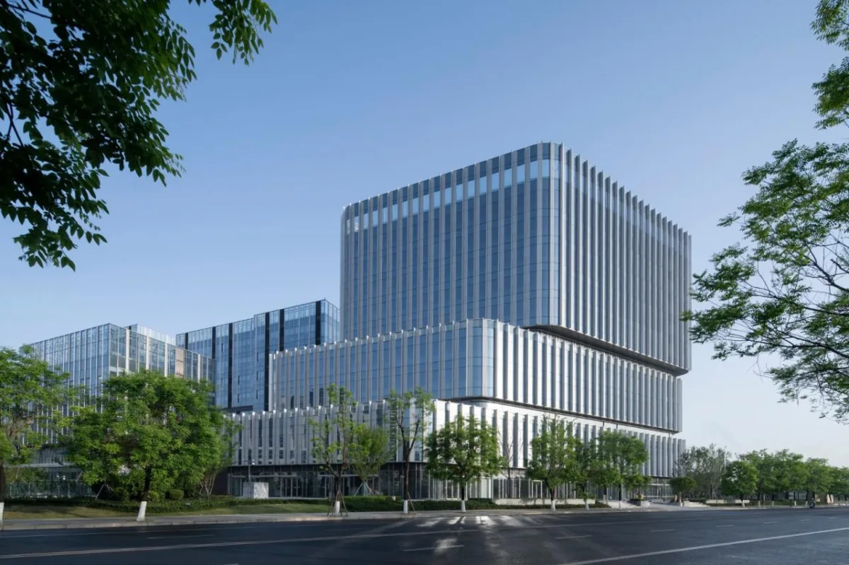 BIM建筑|成都海思科广场：一座位于成都高新区的绿色“商务邻里中心” / 10 Design