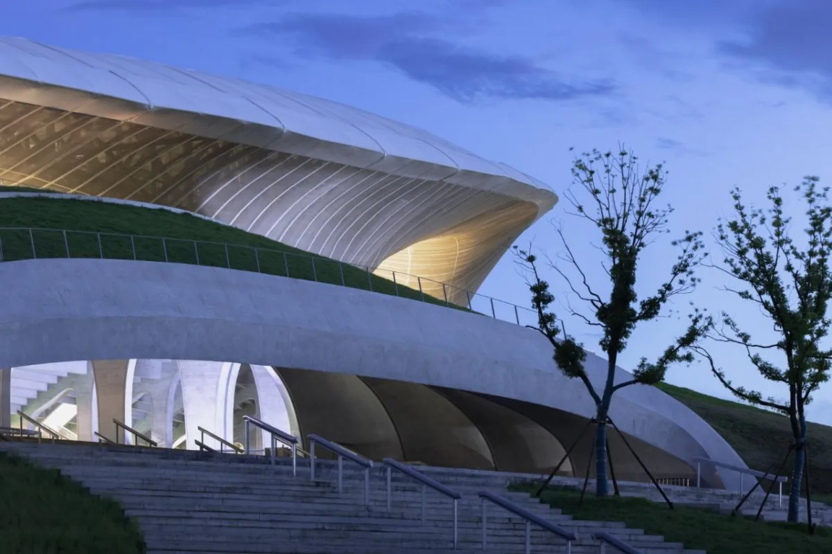 BIM建筑|全球最大覆土建筑群设计：“消失的体育场”/ MAD马岩松