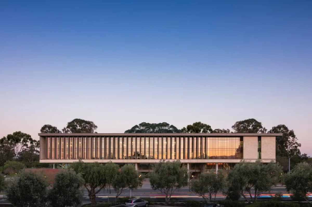 BIM建筑|斯坦福大学医学院学术医学中心 / HOK