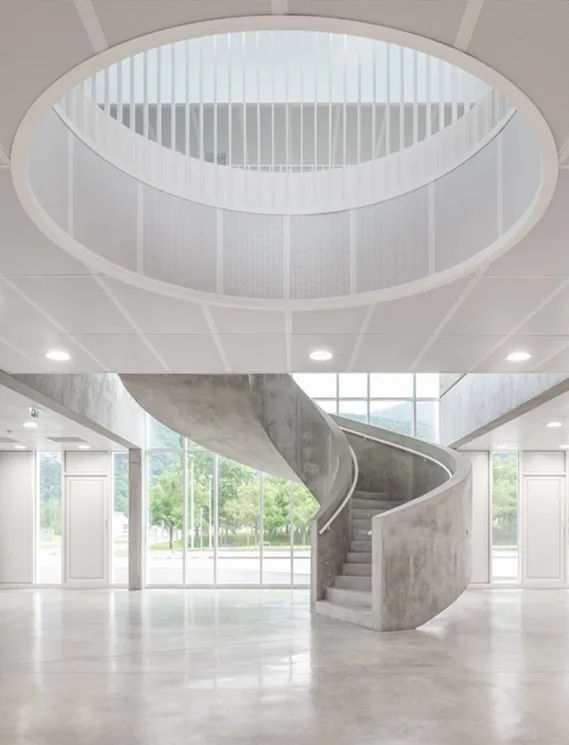 BIM建筑|建筑师用穿孔金属翅片覆盖中子研究中心