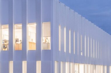 BIM建筑|建筑师用穿孔金属翅片覆盖中子研究中心-BIM建筑网