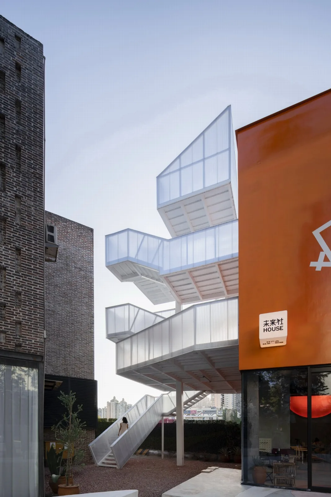 BIM建筑|工业遗址世界里的橙色糖果-未来社HOUSE / Wutopia Lab