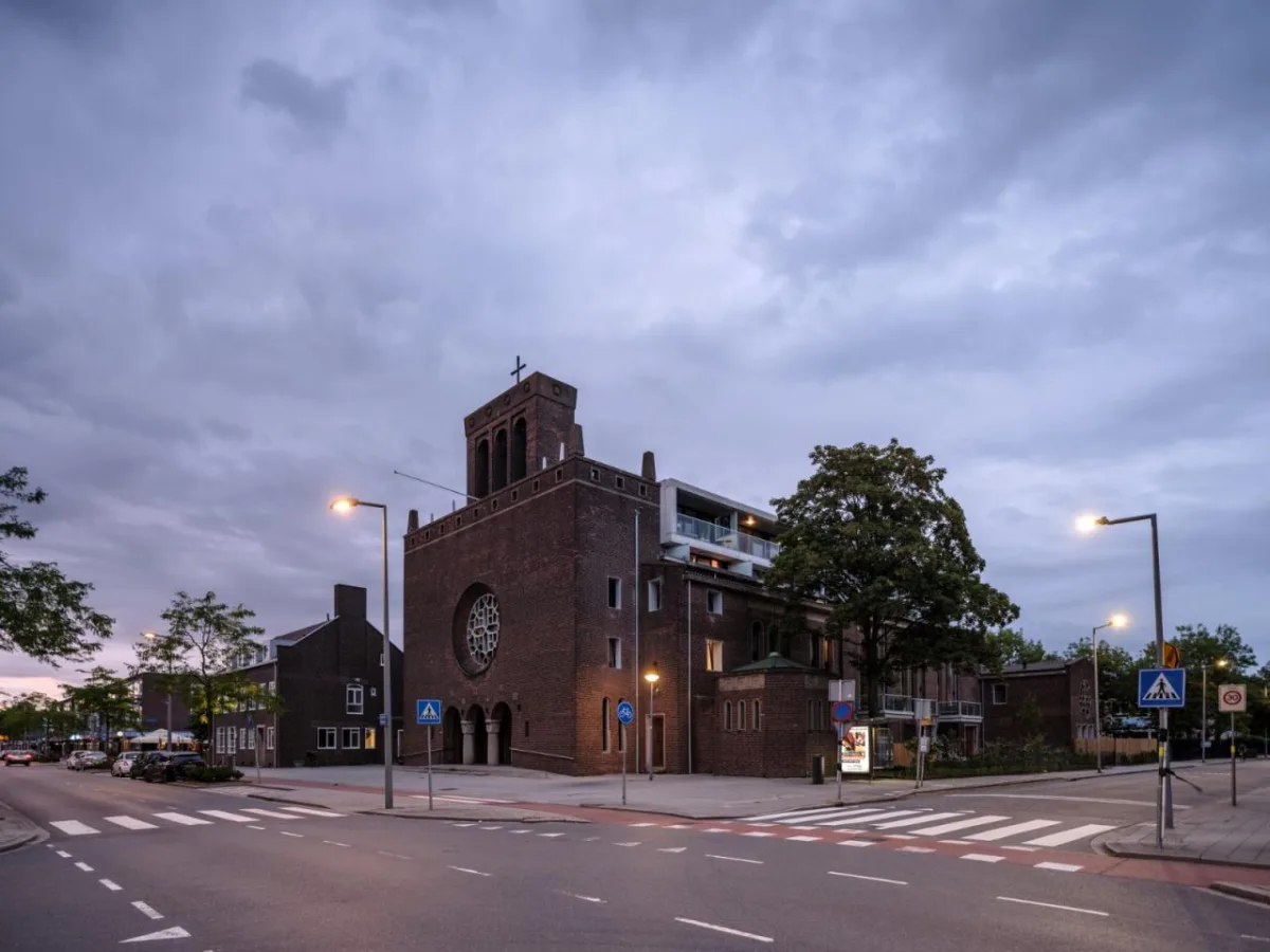BIM建筑|从教堂到公寓的更新改造 / HOYT Architecten