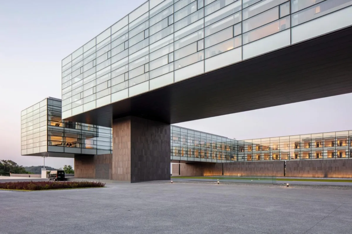 BIM建筑|韩国现代集团全球合作伙伴中心+庆州大学校园区 / Hyunjun Mihn + mp_art architects
