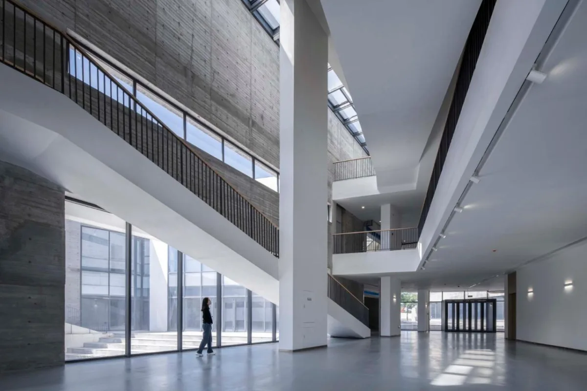 BIM建筑|友兰中学图艺综合楼 / WAU建筑事务所