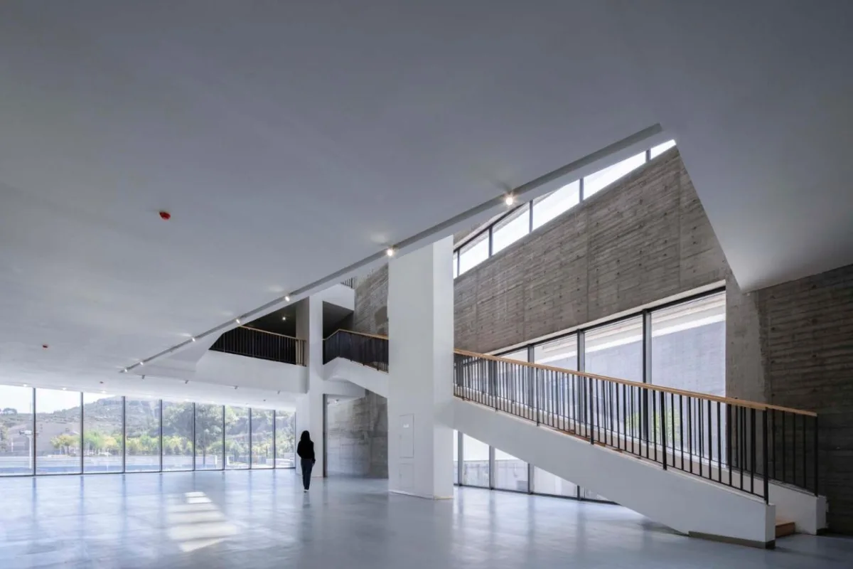 BIM建筑|友兰中学图艺综合楼 / WAU建筑事务所