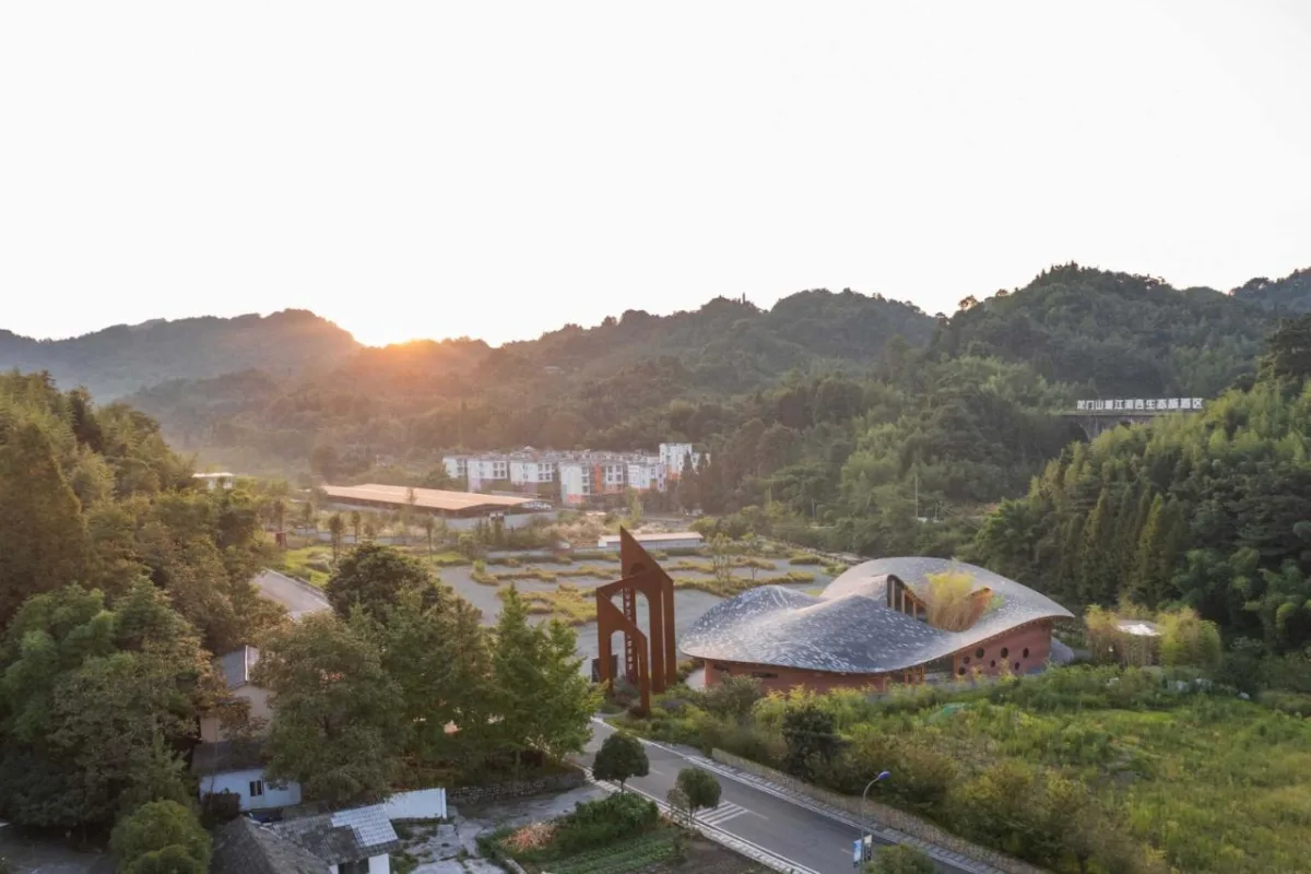 BIM建筑|柒村艺术设计中心 / 时地建筑