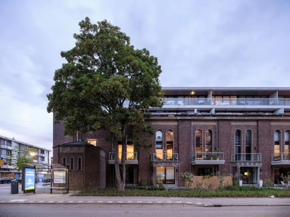 BIM建筑|从教堂到公寓的更新改造 / HOYT Architecten