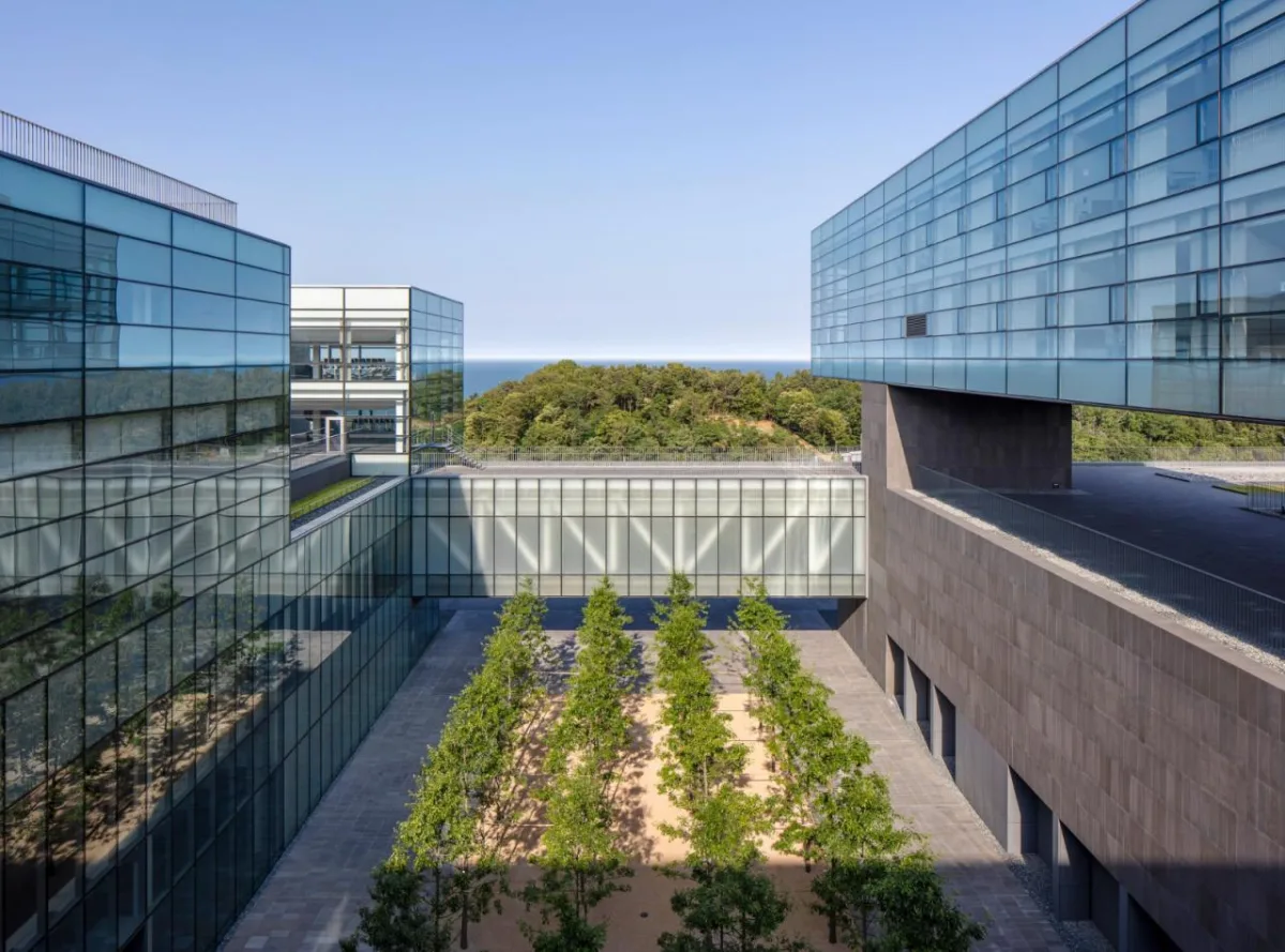 BIM建筑|韩国现代集团全球合作伙伴中心+庆州大学校园区 / Hyunjun Mihn + mp_art architects