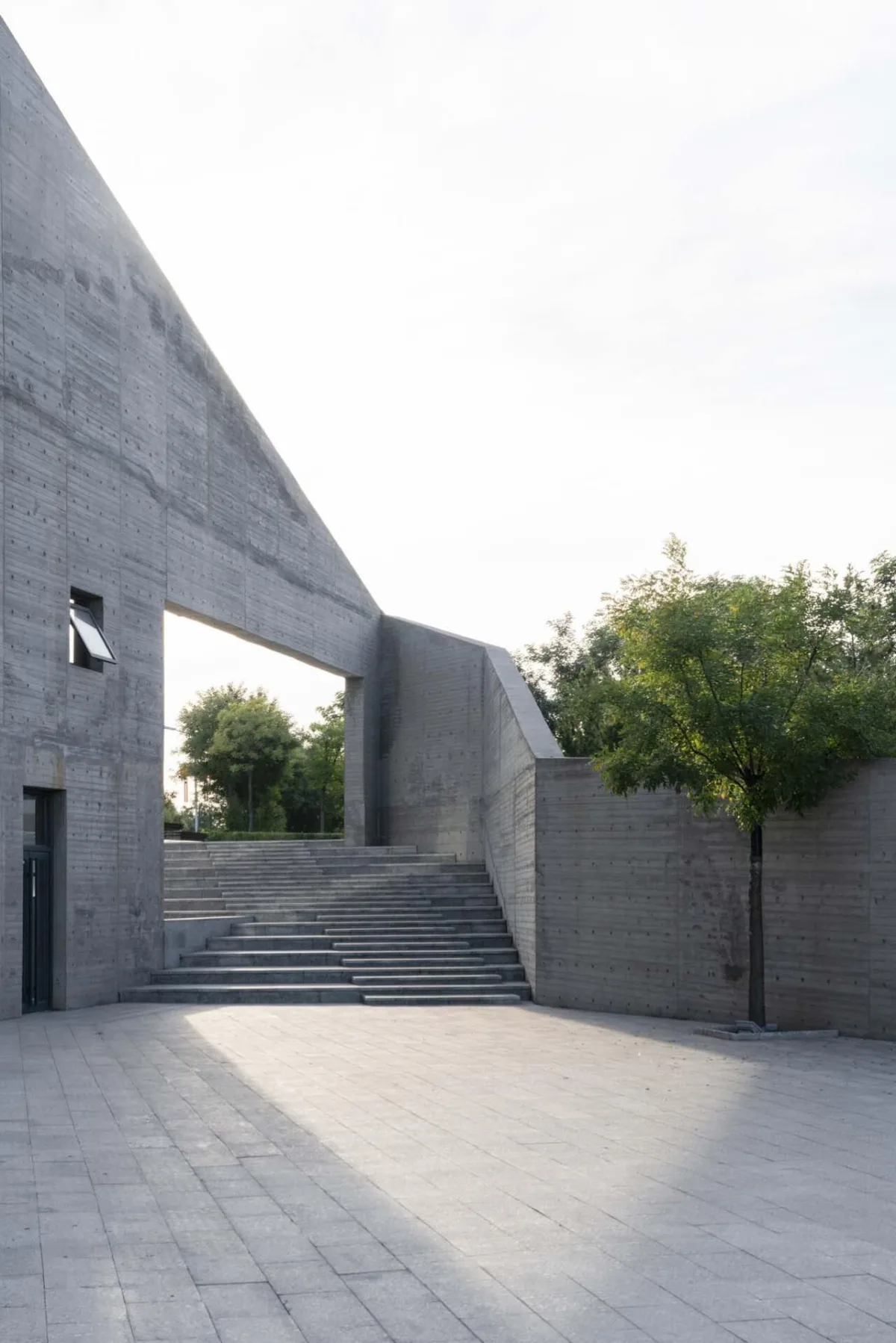 BIM建筑|友兰中学图艺综合楼 / WAU建筑事务所
