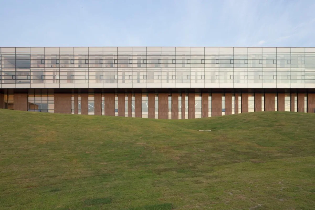 BIM建筑|韩国现代集团全球合作伙伴中心+庆州大学校园区 / Hyunjun Mihn + mp_art architects