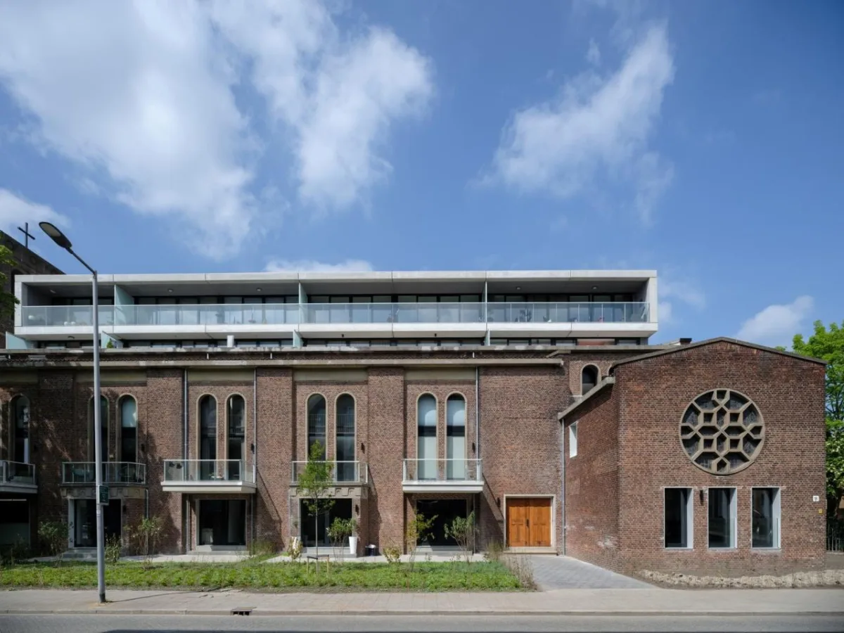 BIM建筑|从教堂到公寓的更新改造 / HOYT Architecten
