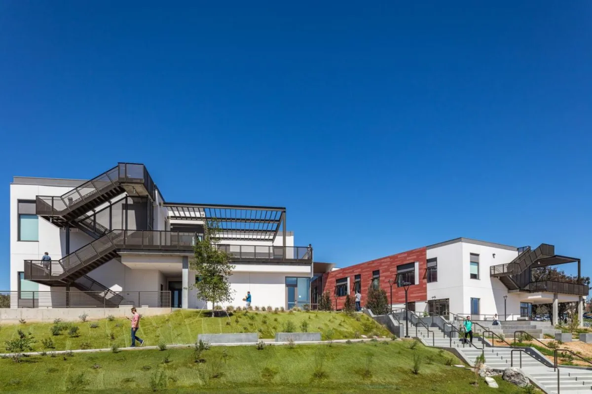 BIM建筑|马鞍学院先进技术与应用科学教学楼 / HED