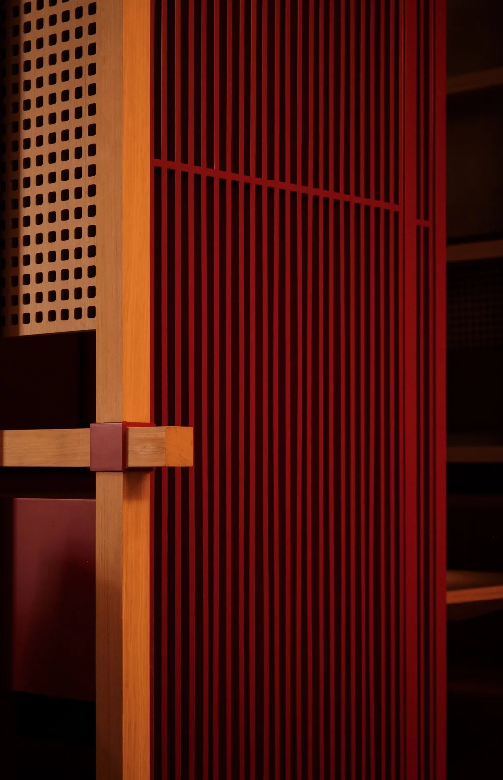 BIM建筑|街角的红色酒场：鸟焱·烧物 / TRIOSTUDIO三厘社