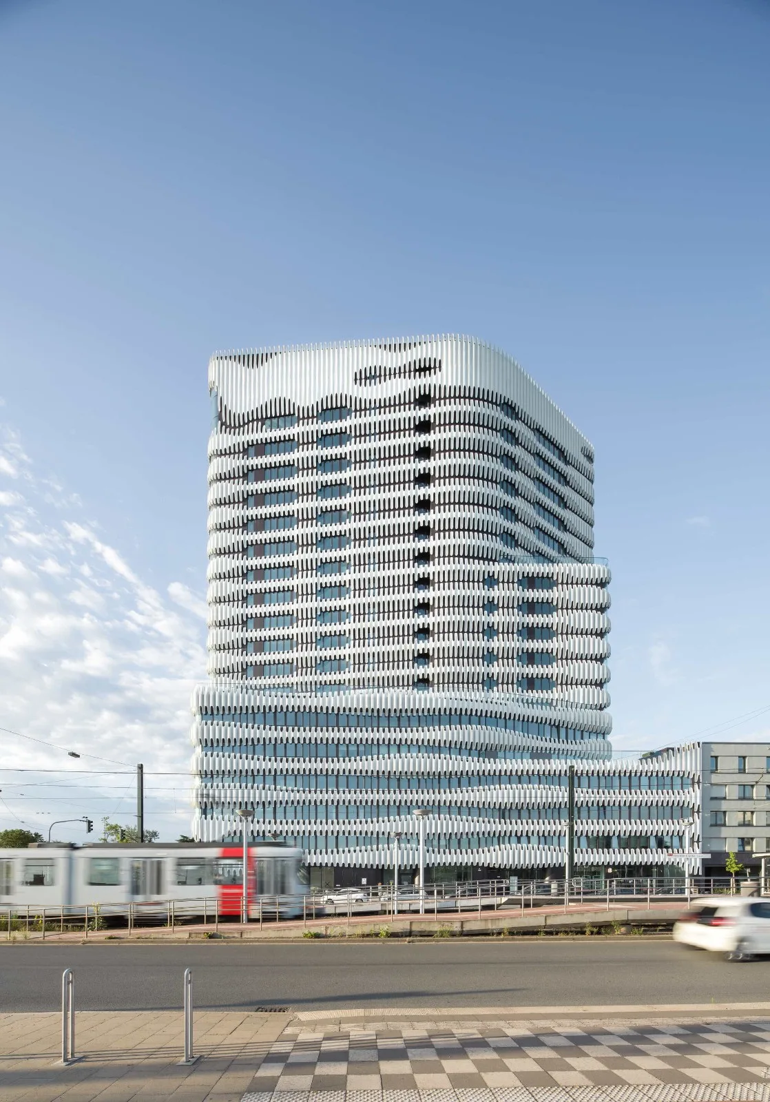 BIM建筑|RKM740“拉链” 塔楼 / J. Mayer H. Architects