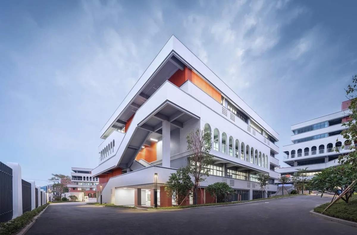 BIM建筑|台山市广旭实验学校 / 象外营造工作室