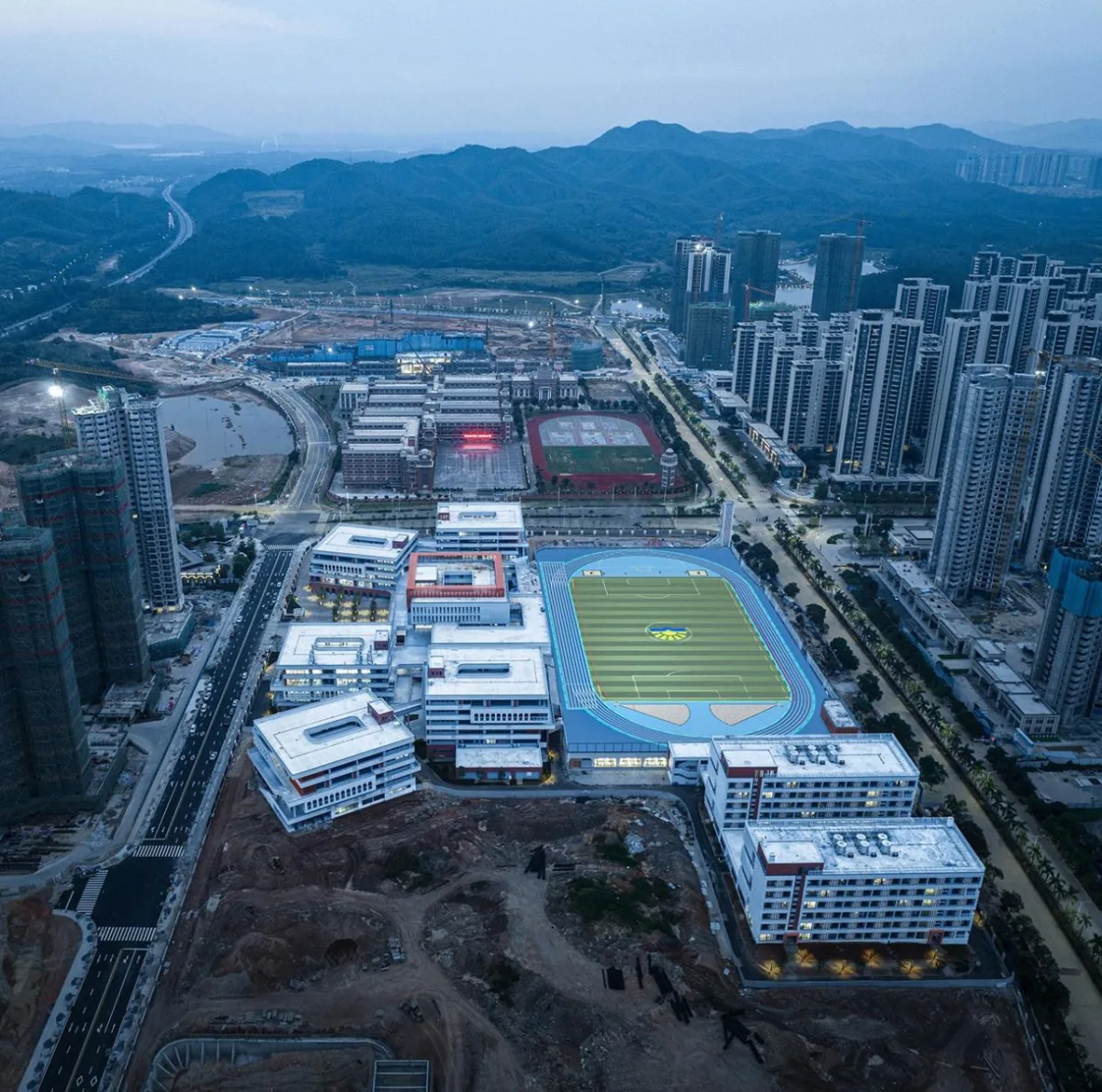 BIM建筑|台山市广旭实验学校 / 象外营造工作室