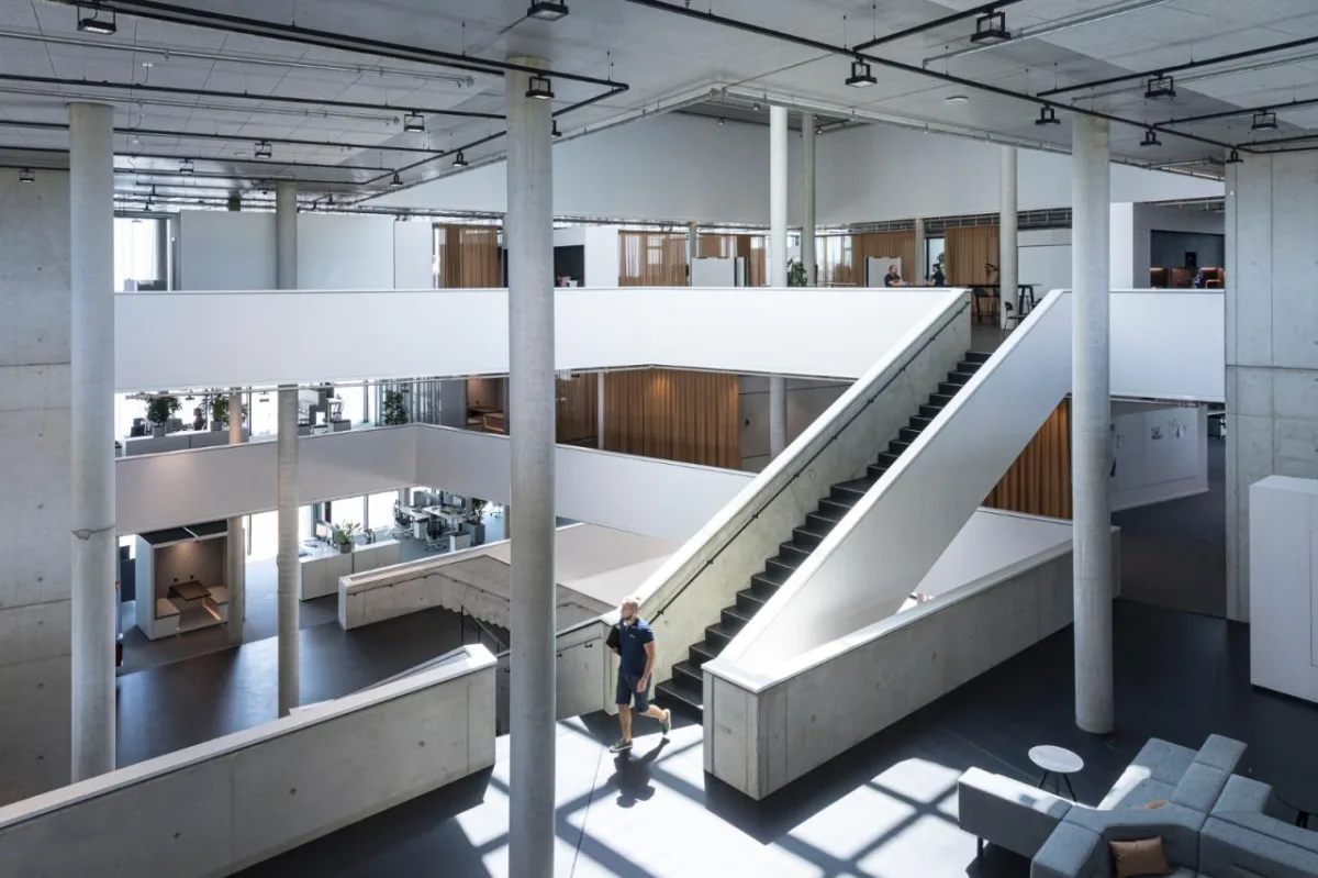 BIM建筑|随太阳路径开合窗帘，baramundi 总部 / 海茵建筑