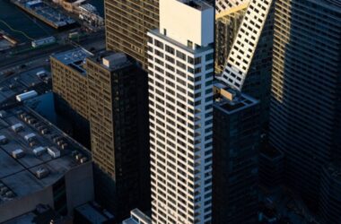 BIM建筑|西扎在曼哈顿完成石灰石覆盖的摩天大楼-BIM建筑网