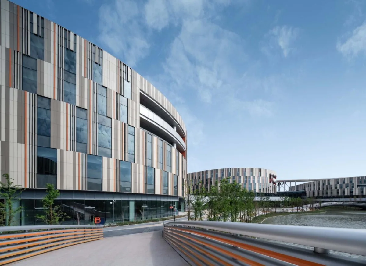 BIM建筑|西交利物浦大学太仓校区 / HPP Architects