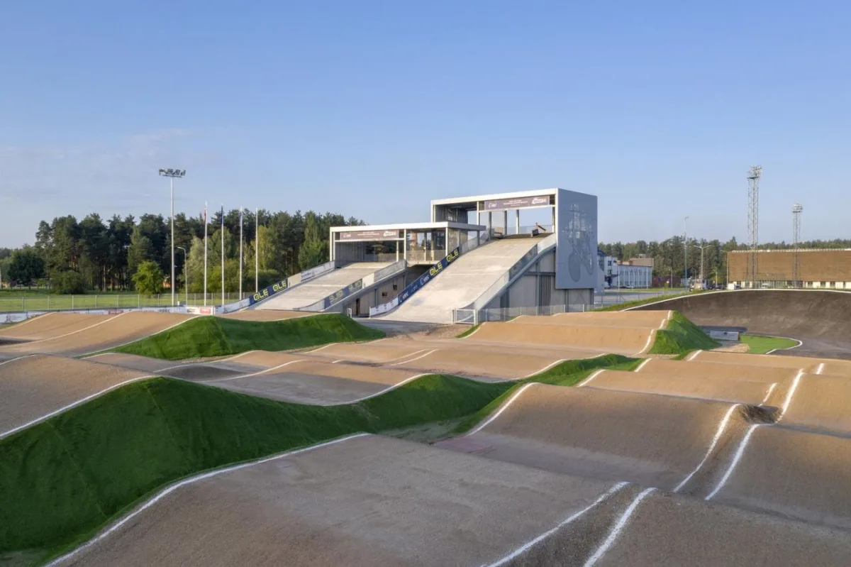 BIM建筑|奥运冠军 Maris Strombergs 的 BMX 赛道 / Balta Istaba